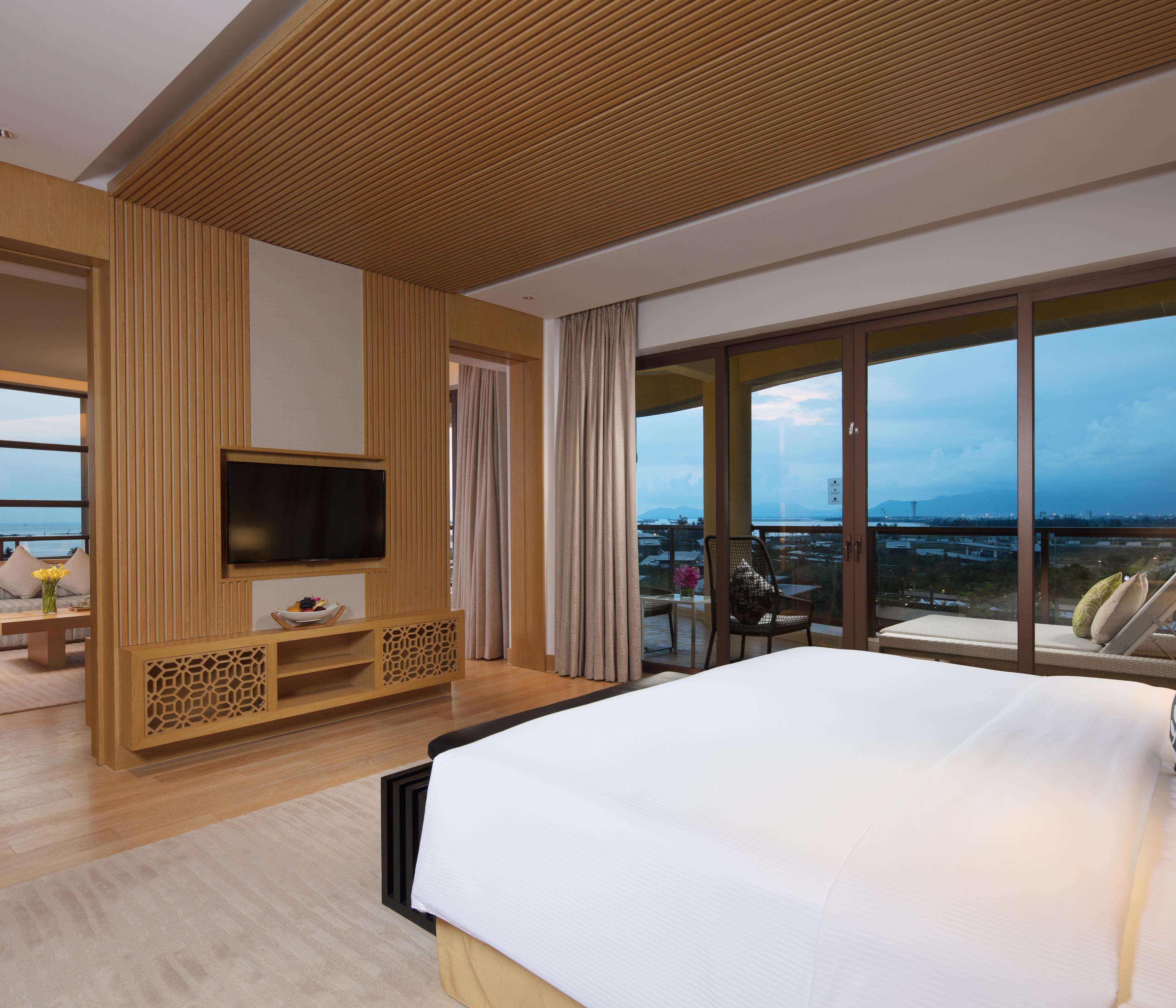 Thousand Cranes Sanya Yazhou Bay Int'L Exchange Centre,Curio By Hilton Exterior photo
