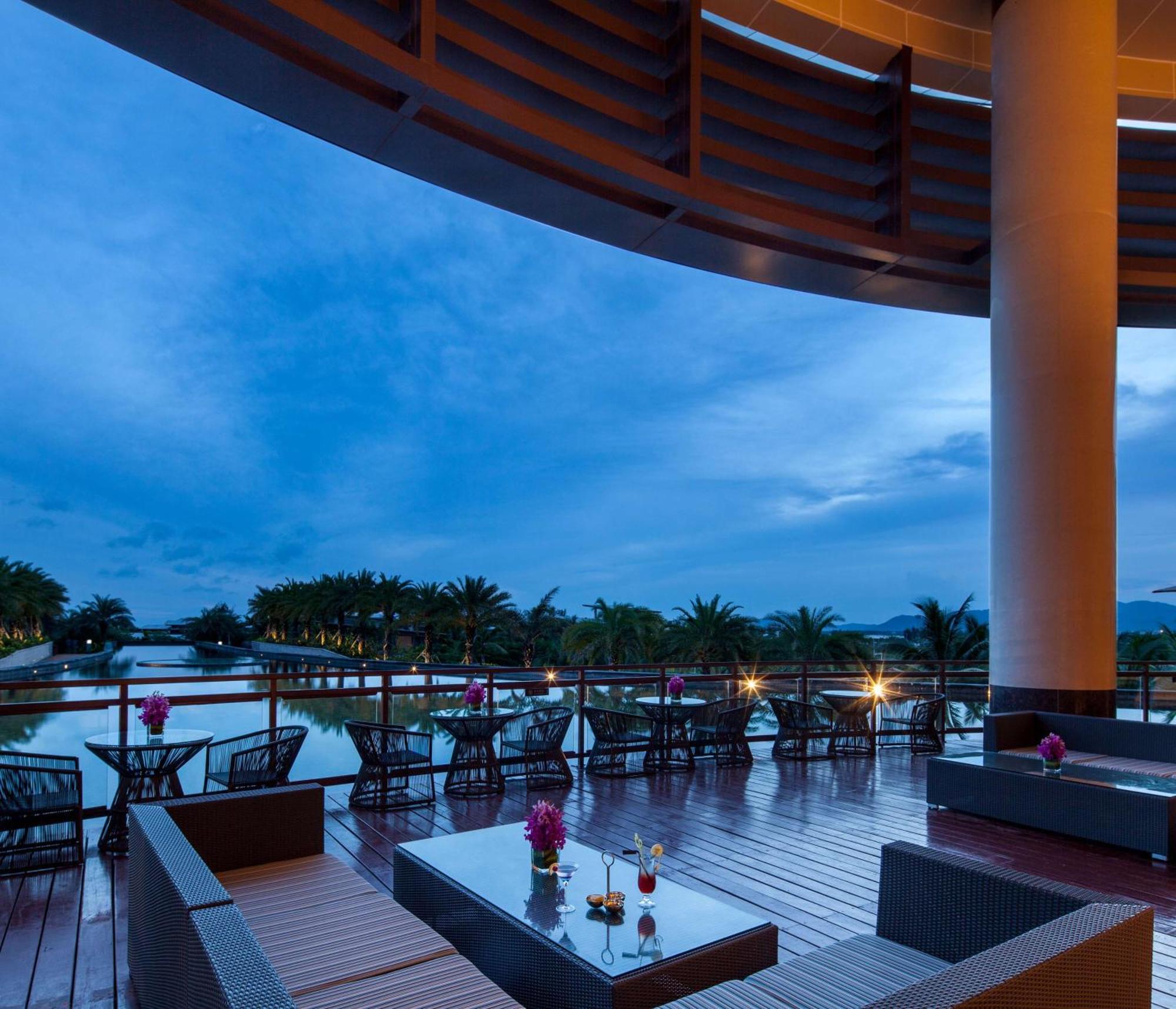Thousand Cranes Sanya Yazhou Bay Int'L Exchange Centre,Curio By Hilton Exterior photo