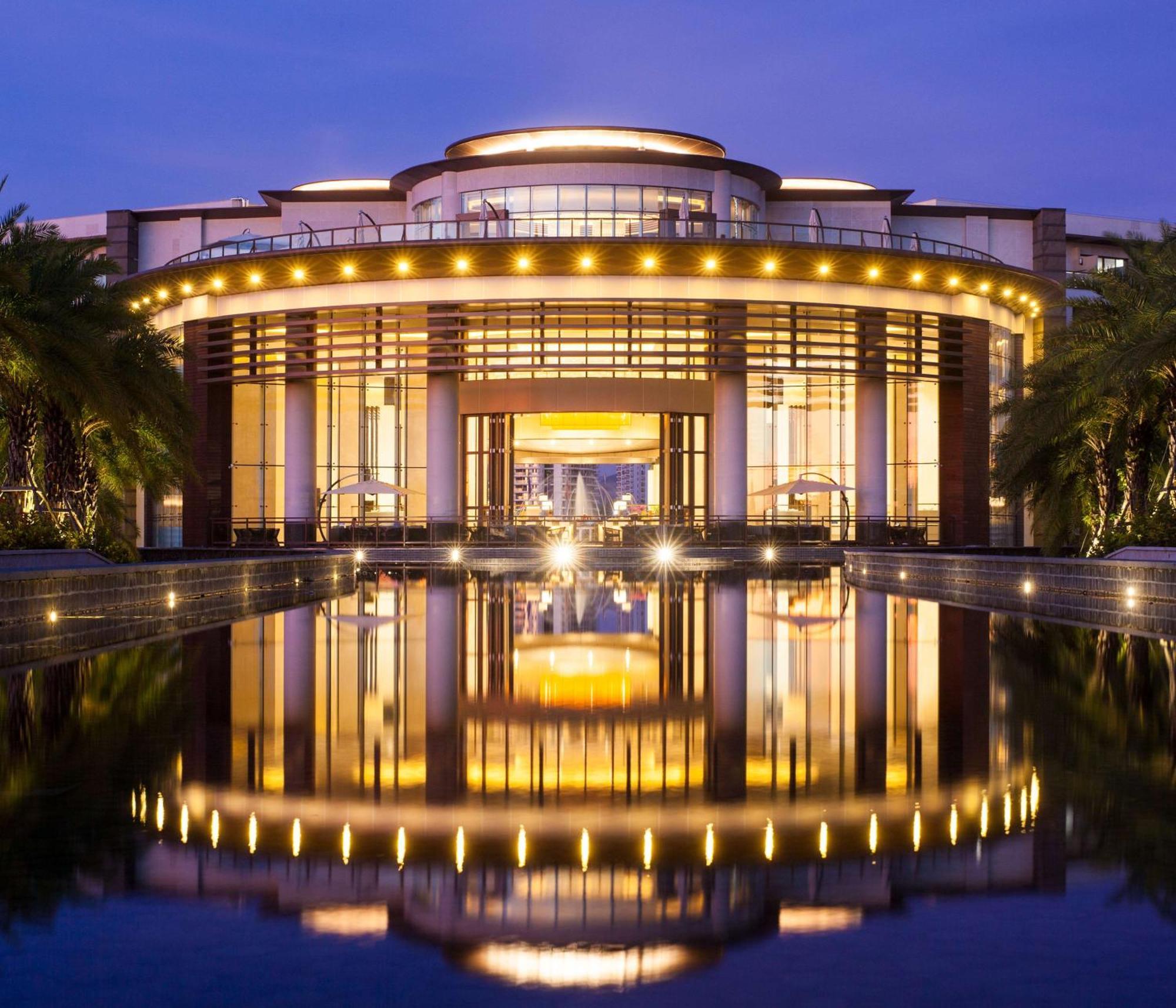Thousand Cranes Sanya Yazhou Bay Int'L Exchange Centre,Curio By Hilton Exterior photo